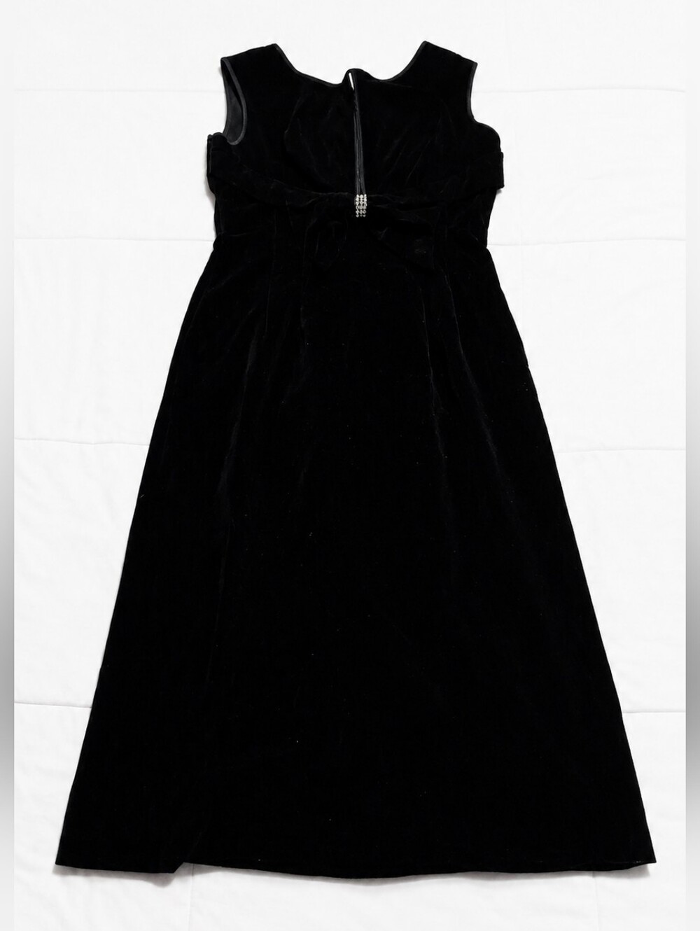 Vintage 1950s Velvet Black Dress With Bow …